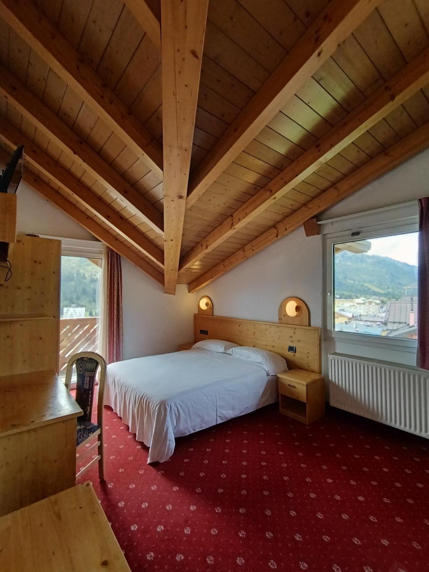 Hotel Cielo Blu Пассо-дель-Тонале Екстер'єр фото