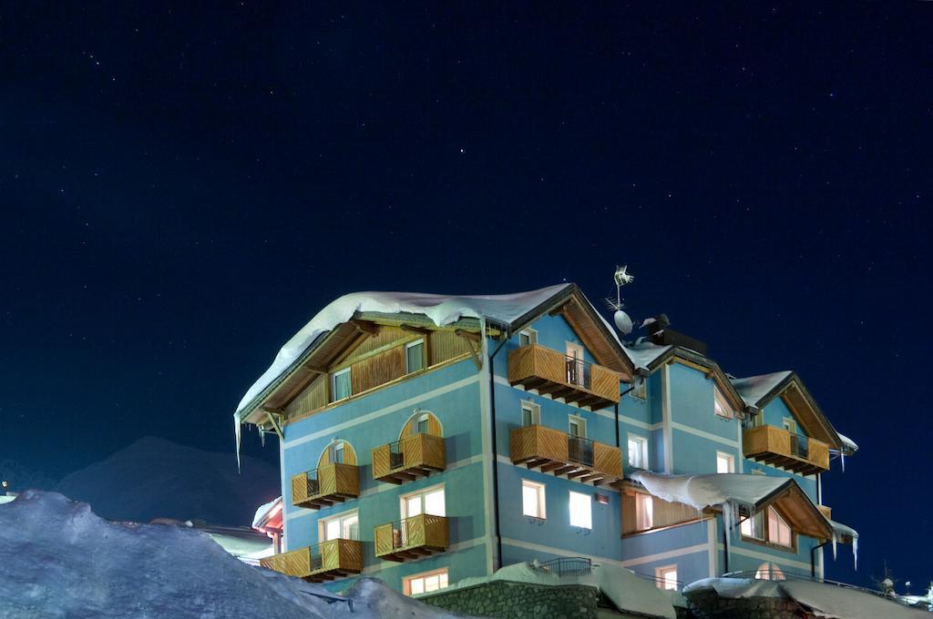 Hotel Cielo Blu Пассо-дель-Тонале Екстер'єр фото